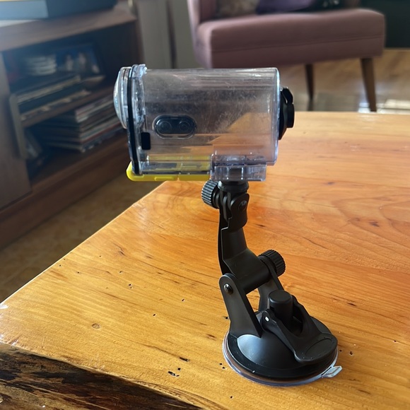 Sony action can waterproof case and mount - Picture 2 of 7